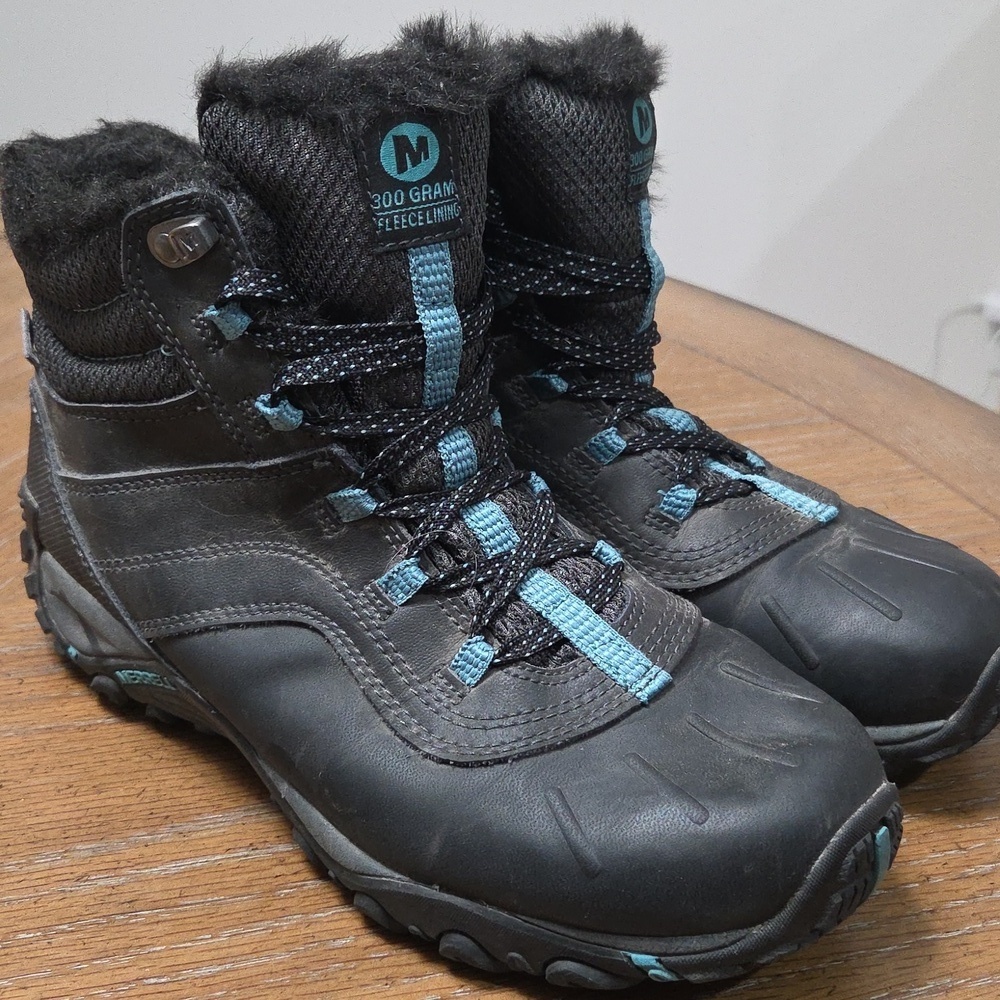 Merrell Atmos Mid Womans Black 300 Gram Fleece Lined Boots, Size 8.5 - Picture 2 of 10